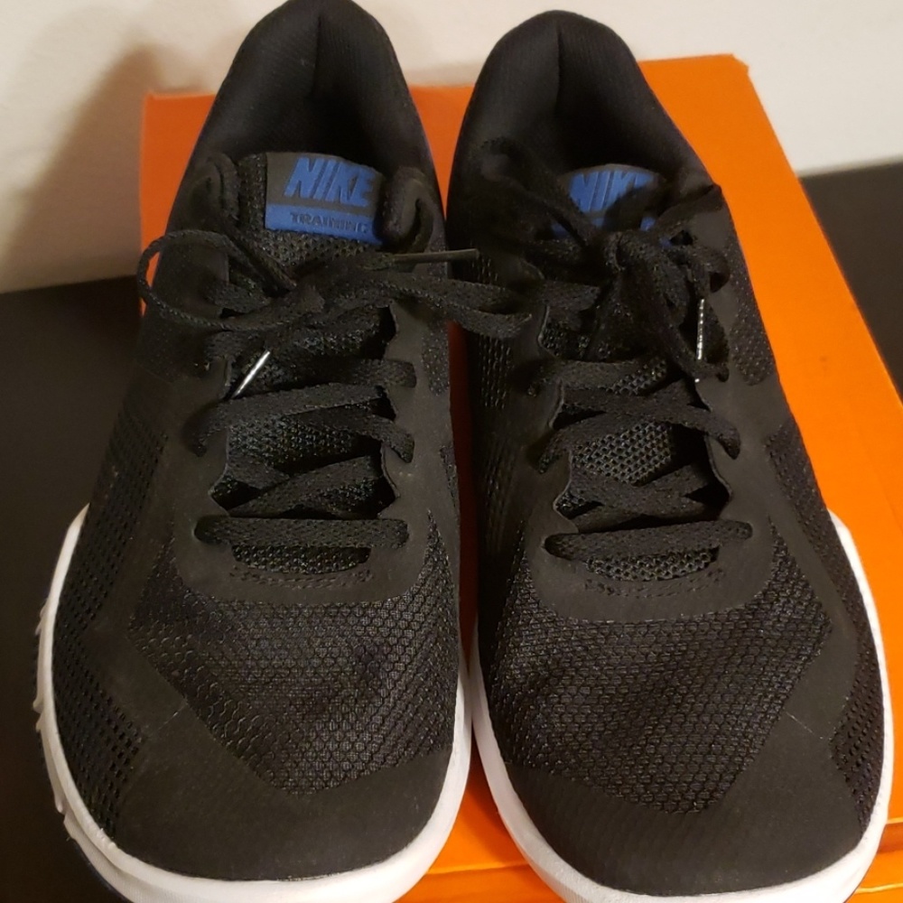 Nike flex sneakers